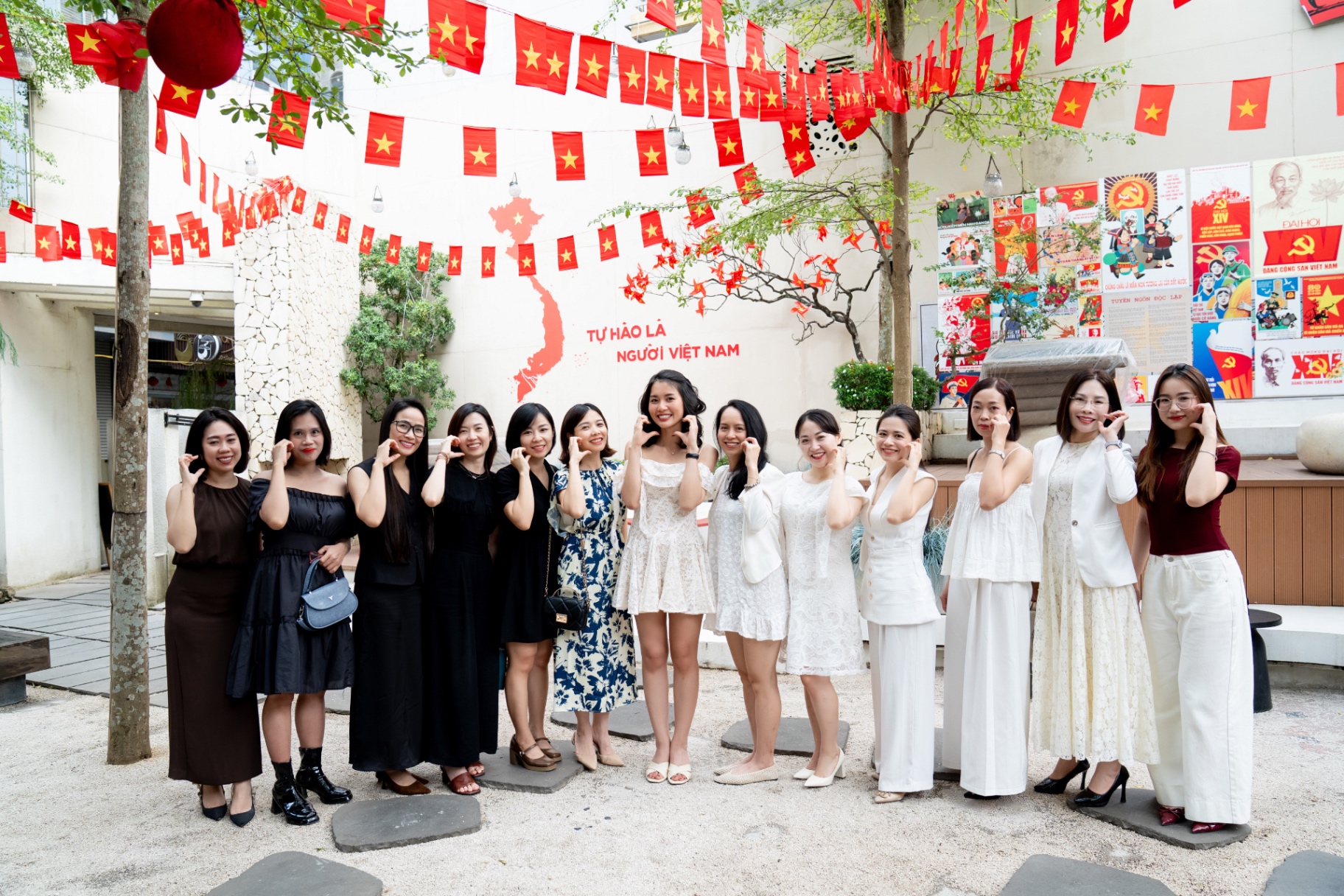Cộng đồng SHERO tại The First Date Hà Nội
