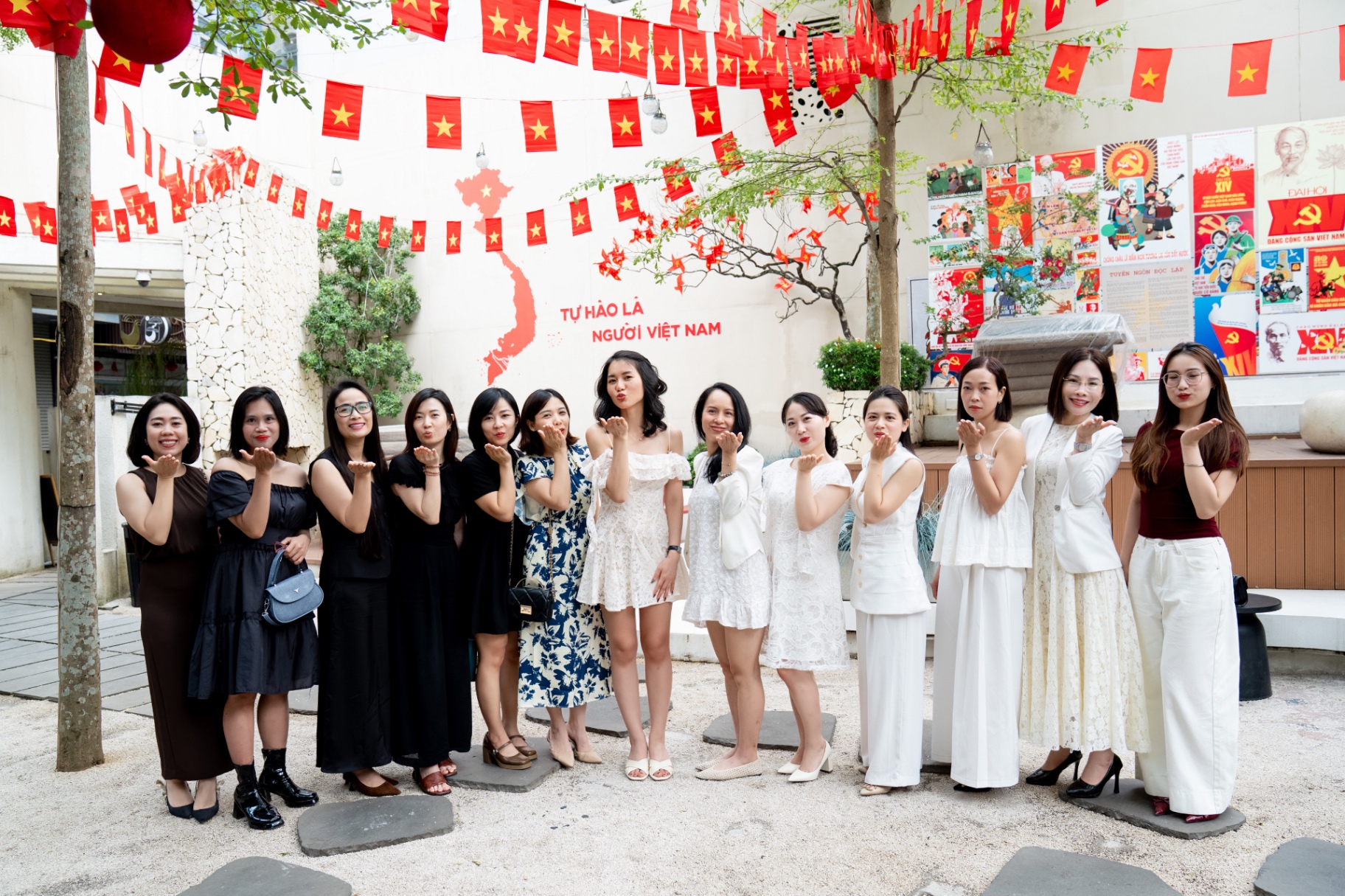 Cộng đồng SHERO tại The First Date Hà Nội